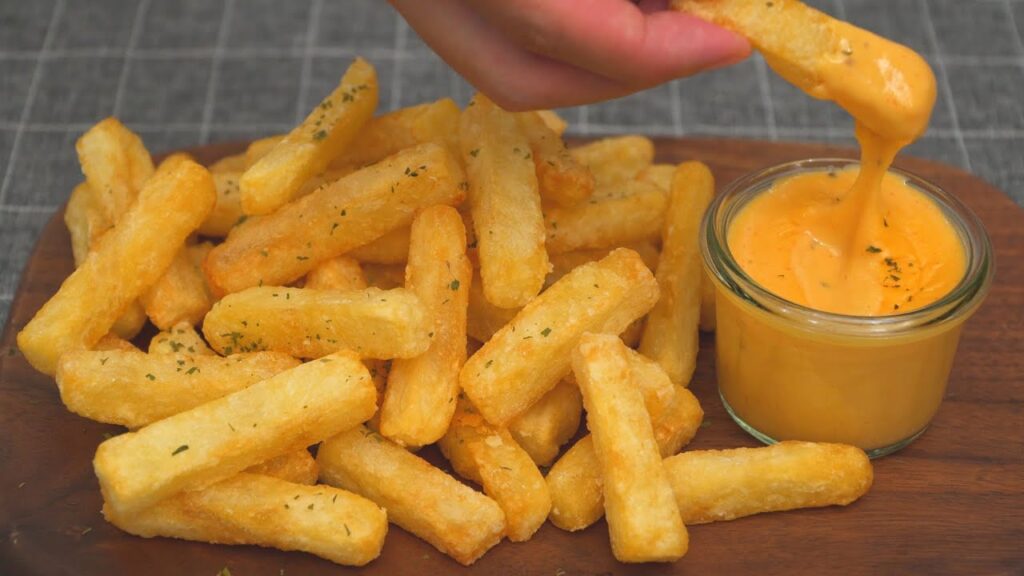 Cách Làm Khoai Tây Chiên Giòn Sốt Phô Mai - Crispy French Fries & Cheese  Sauce - Cachlam.Info