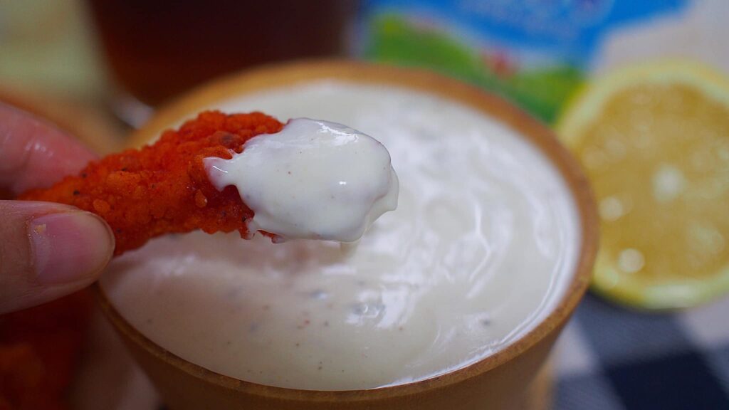 Gà rán cay chấm xốt sữa chua Hàn Quốc