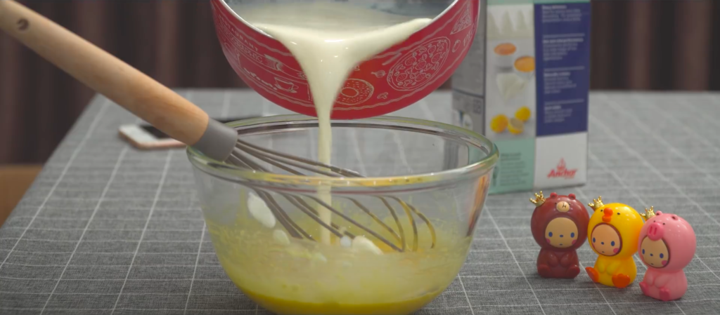 cách làm kem trứng custard - Ảnh 4