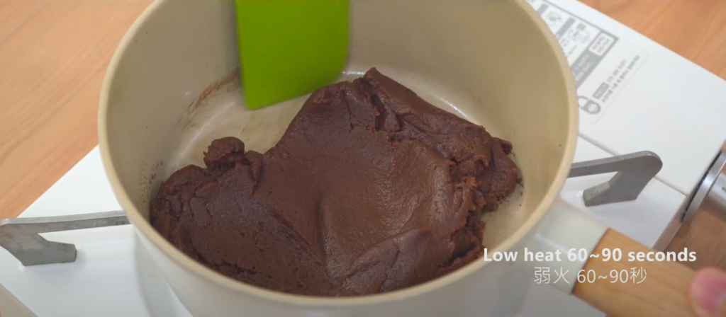Cách làm bánh su kem giòn socola-5